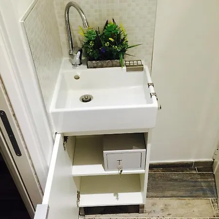 Il Pavone 4* Барі