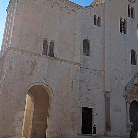Il Pavone לינה וארוחת בוקר 3*